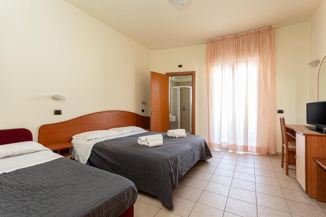 Hotel Villa Maria Cesenatico Esterno foto