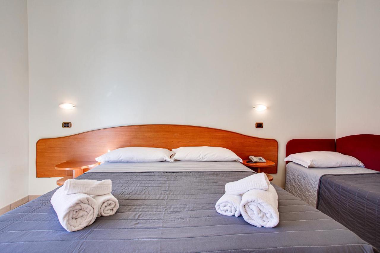 Hotel Villa Maria Cesenatico Esterno foto
