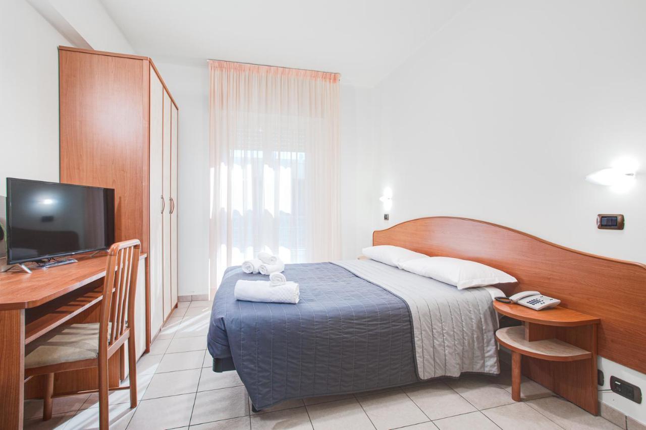 Hotel Villa Maria Cesenatico Esterno foto