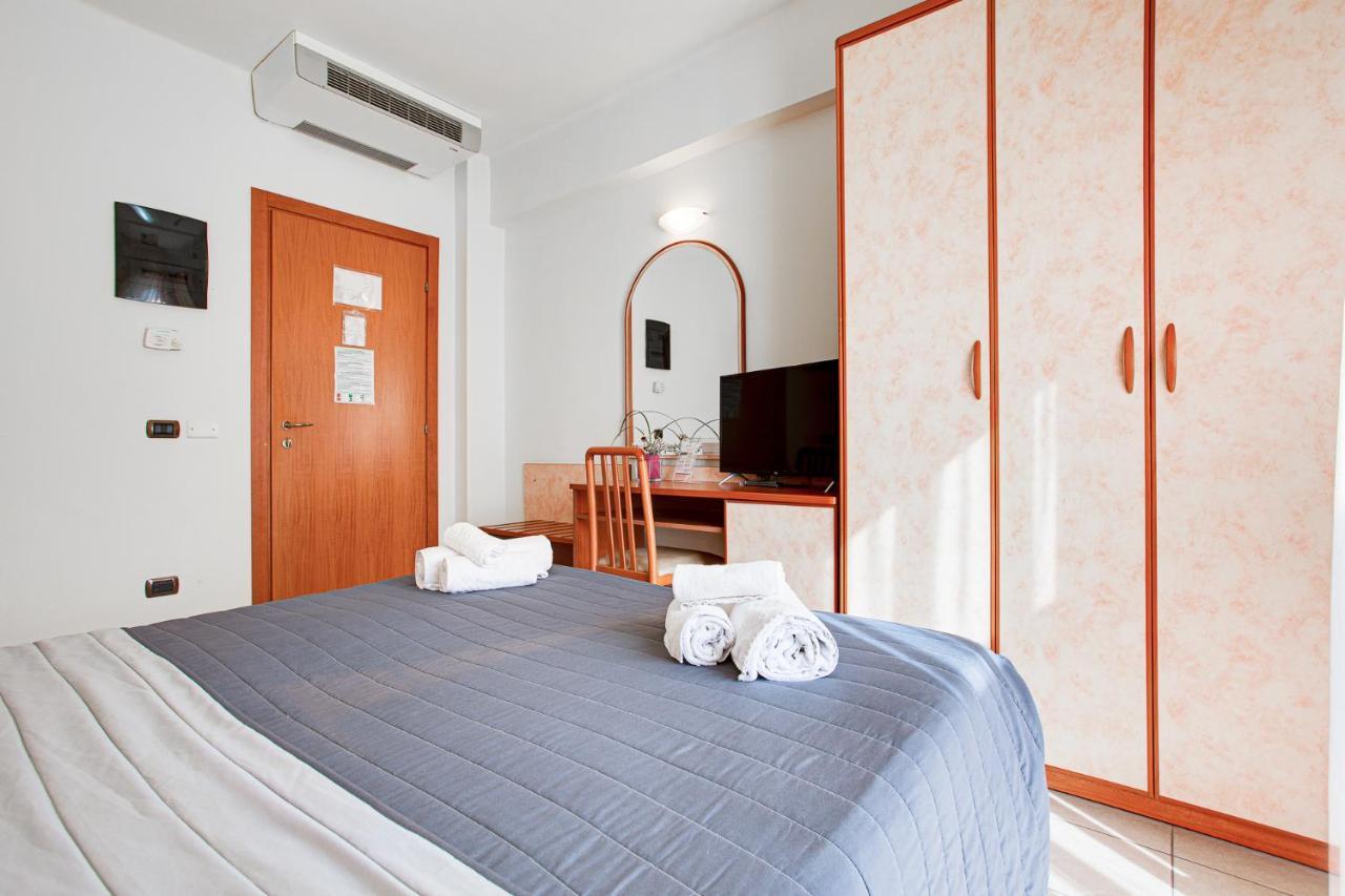Hotel Villa Maria Cesenatico Esterno foto