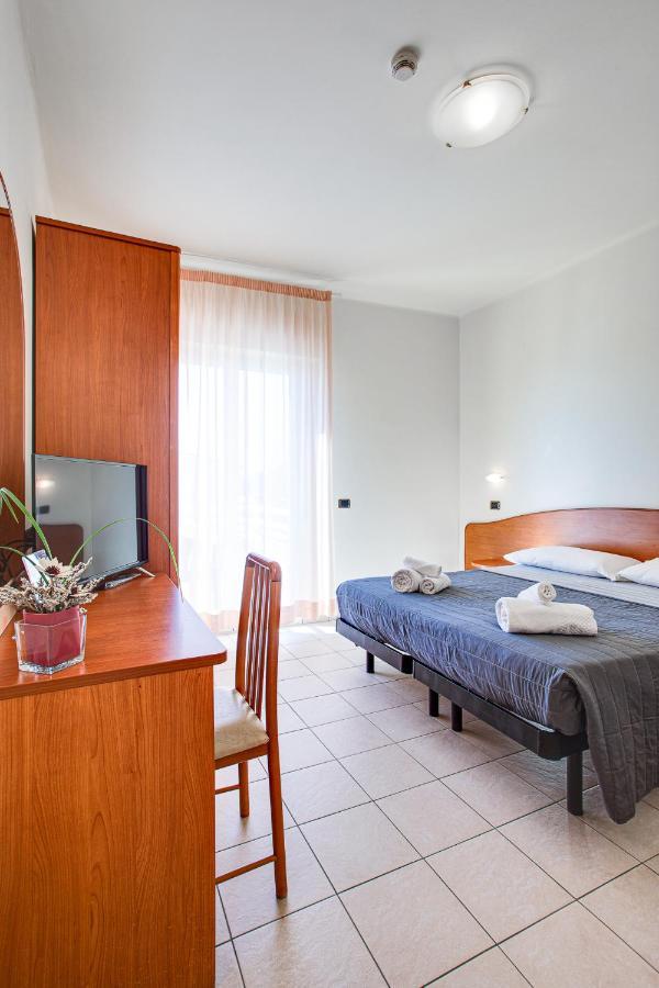 Hotel Villa Maria Cesenatico Esterno foto