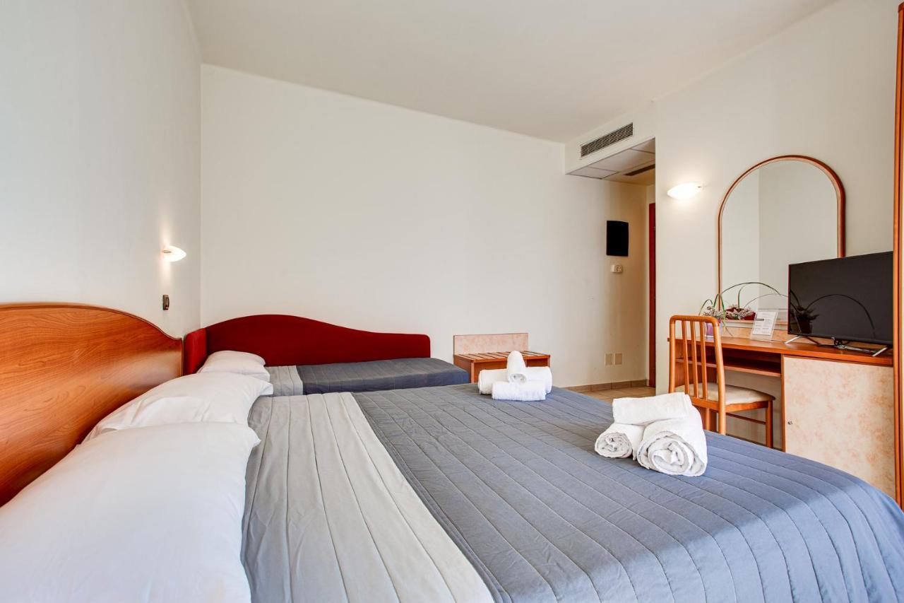 Hotel Villa Maria Cesenatico Esterno foto