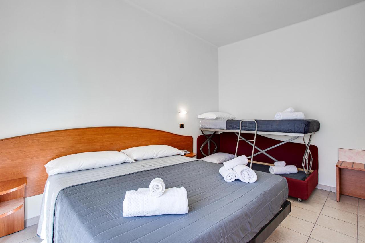 Hotel Villa Maria Cesenatico Esterno foto