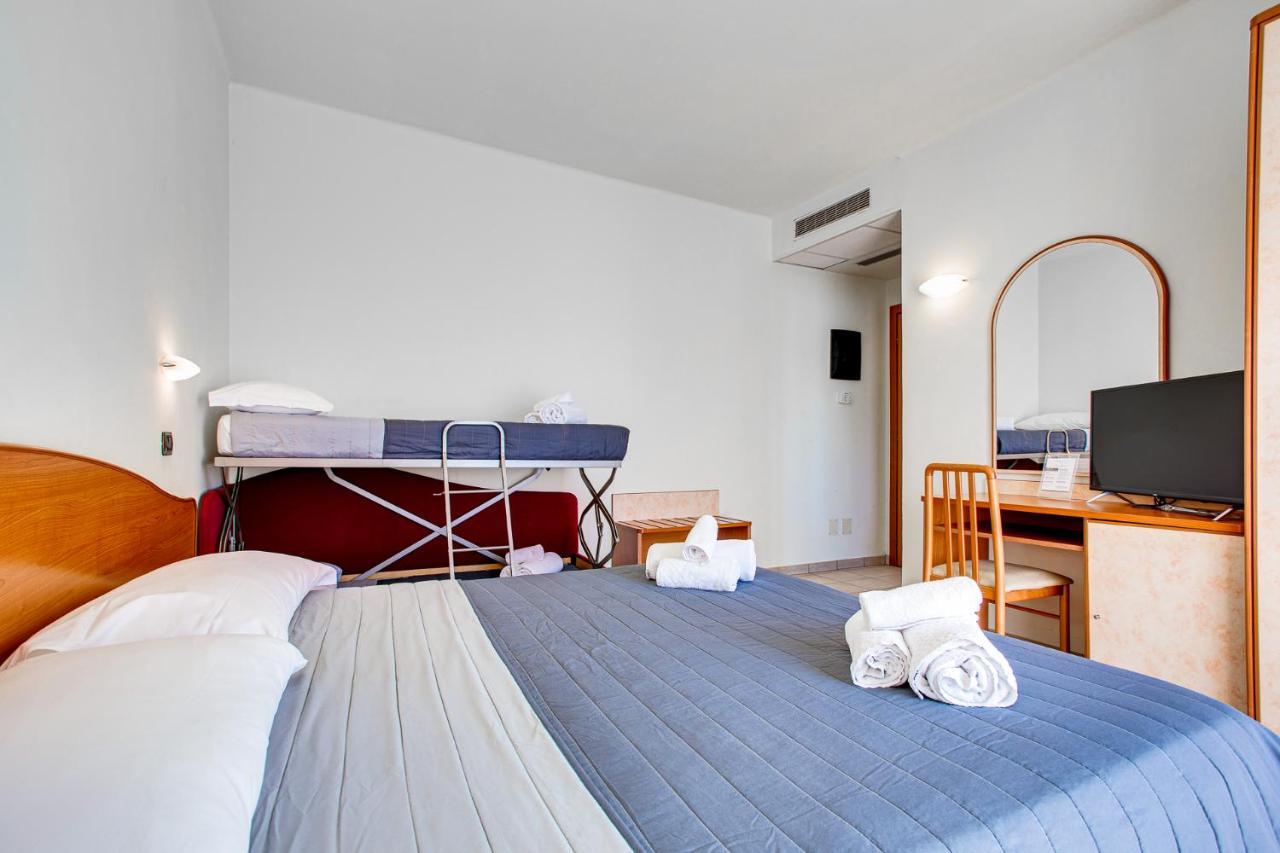 Hotel Villa Maria Cesenatico Esterno foto