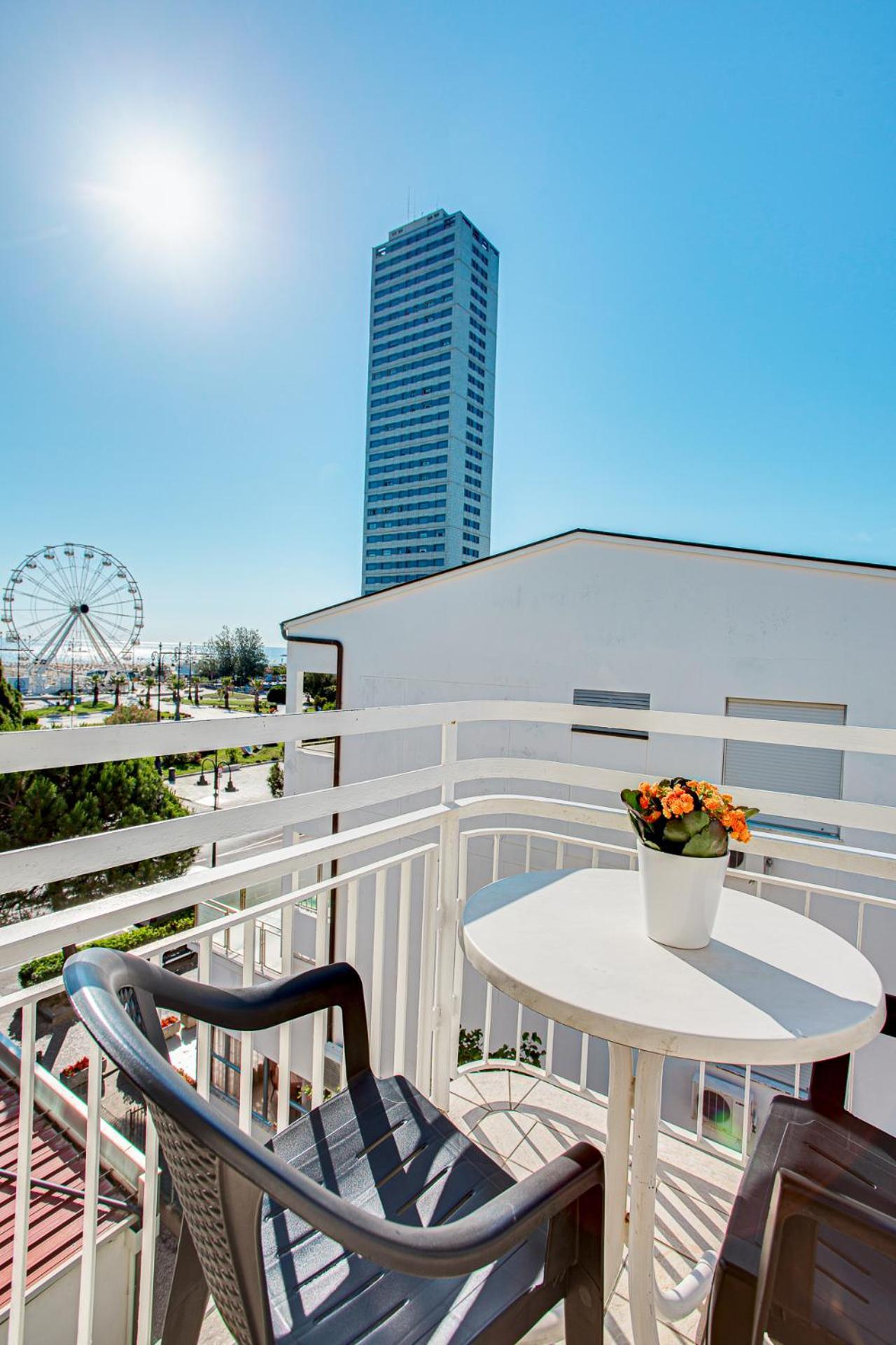 Hotel Villa Maria Cesenatico Esterno foto